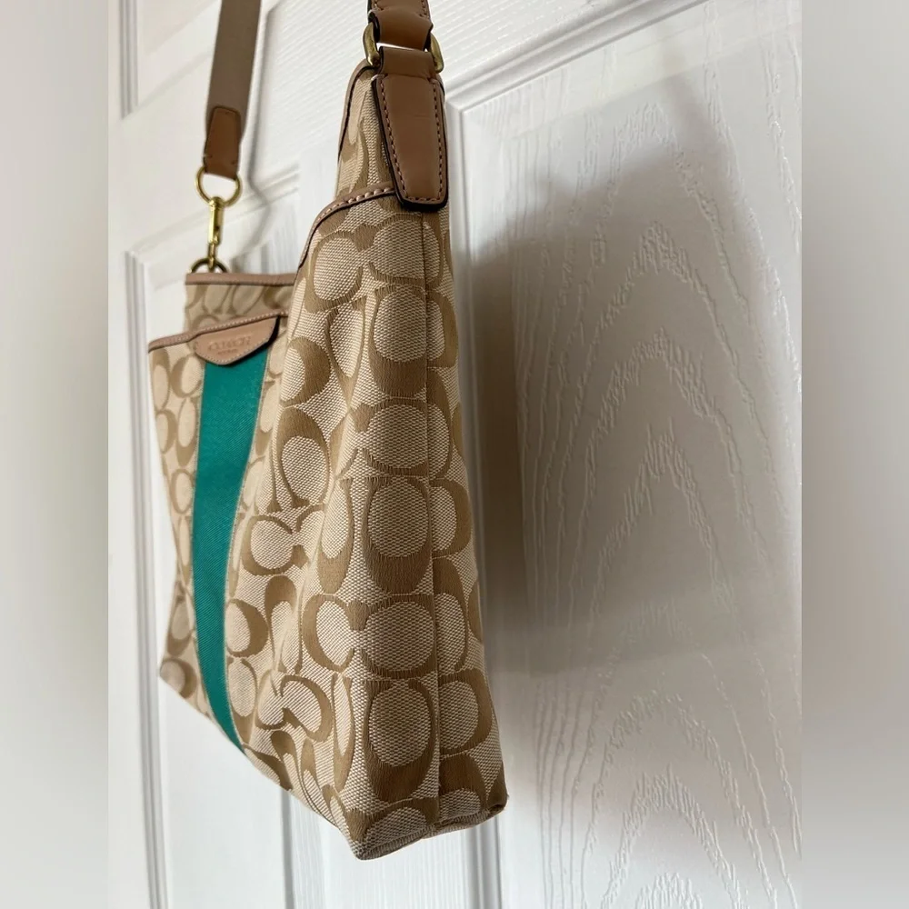 Coach Knit Messenger Crossbody Green Signature Canvas F28502
